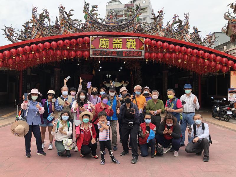 手機攝影真有趣 拍進在地信仰廟宇峨崙-封面照